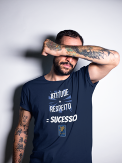 Camiseta masculina e feminina Atitude - comprar online