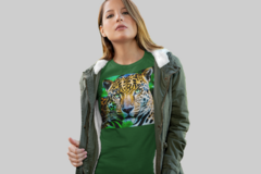 Camiseta feminina estampa Onça Pintada - comprar online