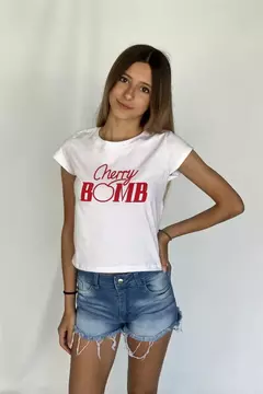 REMERA CHERRY BOMB