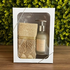 Kit Toalha/ Sabonete Sandalwood 200Ml