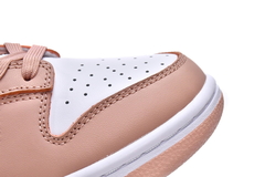 DUNK LOW SP "ROSE WHISPER" na internet