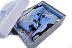 AIR JORDAN 4 "UNIVERSITY BLUE" na internet