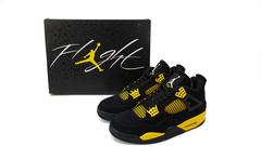 AIR JORDAN 4 "YELLOW THUNDER" na internet