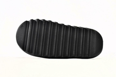 YEEZY SLIDE "ONYX" na internet