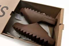 YEEZY SLIDE "FLAX BROWN" - comprar online