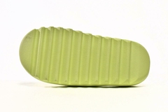 YEEZY SLIDE "GLOW GREEN" - Urso Importador