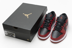 AIR JORDAN 1 LOW "VARSITY RED" - Urso Importador