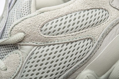 Imagem do YEEZY 500 "SALT"