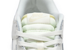 DUNK LOW SP "LIGHT BONE" na internet