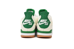 AIR JORDAN 4 "PINE GREEN" na internet