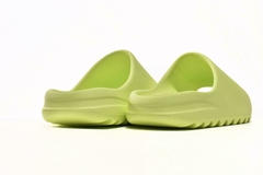 YEEZY SLIDE "GLOW GREEN" - loja online