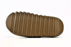 YEEZY SLIDE "OCHRE" na internet