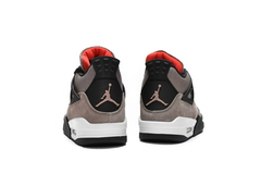 AIR JORDAN 4 "TAUPE HAZE MOCHA" na internet