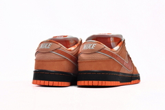 DUNK LOW SB "ORANGE LOBSTER" - Urso Importador