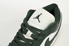 AIR JORDAN 1 LOW "WHITE OLIVE" na internet