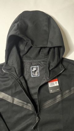 JAQUETA NIKE TECH FLEECE na internet