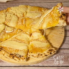 Pizza Tarsila com Purê de Damasco e Queijo Brie - comprar online