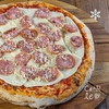 Pizza Castelões com Calabresa Artesanal e Parmesão