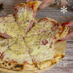 Pizza Da Vinci Artesanal com Presunto e Mozzarella na internet