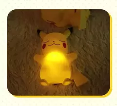 Lámpara Nocturna Pikachu de MINISO - comprar online