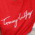 Camiseta Tommy Hilfiger Signature Gola C - Vermelho HILFIGER - Bel Magazine