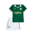 Imagem do uniforme infantil Palmeiras titular 24/25 da PUMA, destacando a camisa com o escudo do clube e patrocinadores.