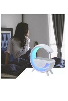 Luminaria G Carregador Indução Celular Caixa De Som Bluetooth - comprar online