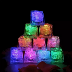 Imagen de Cubos De Hielo Refrigerantes Reutilizables Luz Led Rgb x12