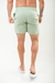 Shorts de linho verde claro. na internet