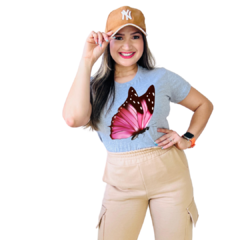 T- Shirt - BORBOLETA MARROM COM ROSA - MESCLA -