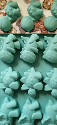 Moldes dino chocolates, fondant, gelatina, reposteria - EMOL 