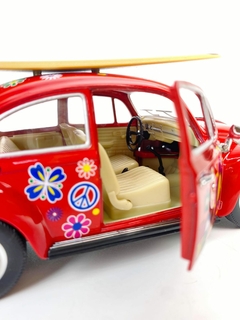 Miniatura De Carro Fusca 1967 Com Prancha De Surf Em Metal Maisto - comprar online