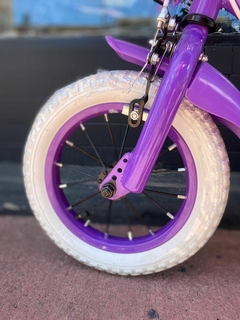 BICICLETA DE NIÑA RODADO 12 VIOLETA RUEDA CON RAYOS - tienda online