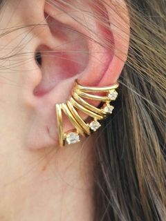 Earcuff liso com pedras cravejadas