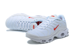 Air Max Plus TN White Supreme na internet