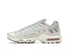 Air Max TN Plus Sail Pure Platinum Silver na internet