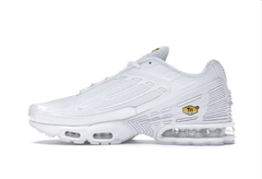 Air Max Plus TN 3 Triple White na internet