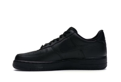 Air Force 1 Triple Black na internet