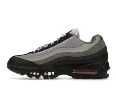 Air Max 95 Track Red Smoke Grey na internet