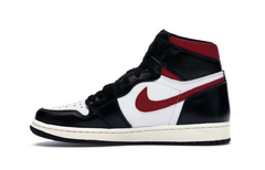 Air Jordan 1 Retro High Black Gym Red na internet