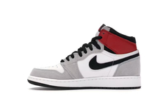 Air Jordan 1 Retro High Light Smoke Grey na internet