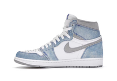 Air Jordan 1 Retro High Hyper Royal Smoke Grey na internet