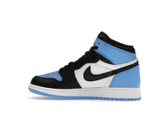 Air Jordan 1 Retro High UNC Toe na internet