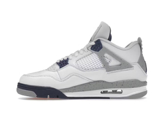 Air Jordan 4 Retro Midnight Navy na internet