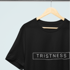 Camiseta Unissex Tristness Escura