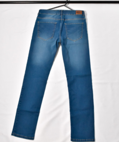 Man Jean Slim Clásico Houston Celeste 1901-5 - comprar online