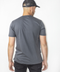 Man Remera New York Gris topo 619-1GT en internet