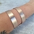 BRACELETE LARGO FOSCO COM DETALHE VAZADO DOURADO