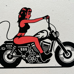 Serigrafía Diabla en moto en internet