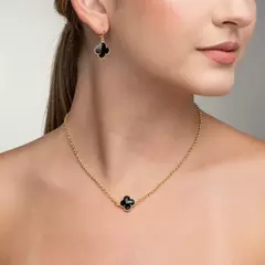 Choker Trevo em Resina Preta Semijoia Banhada em Ouro 18K (Inspiração Van Cleef & Arpels) - comprar online